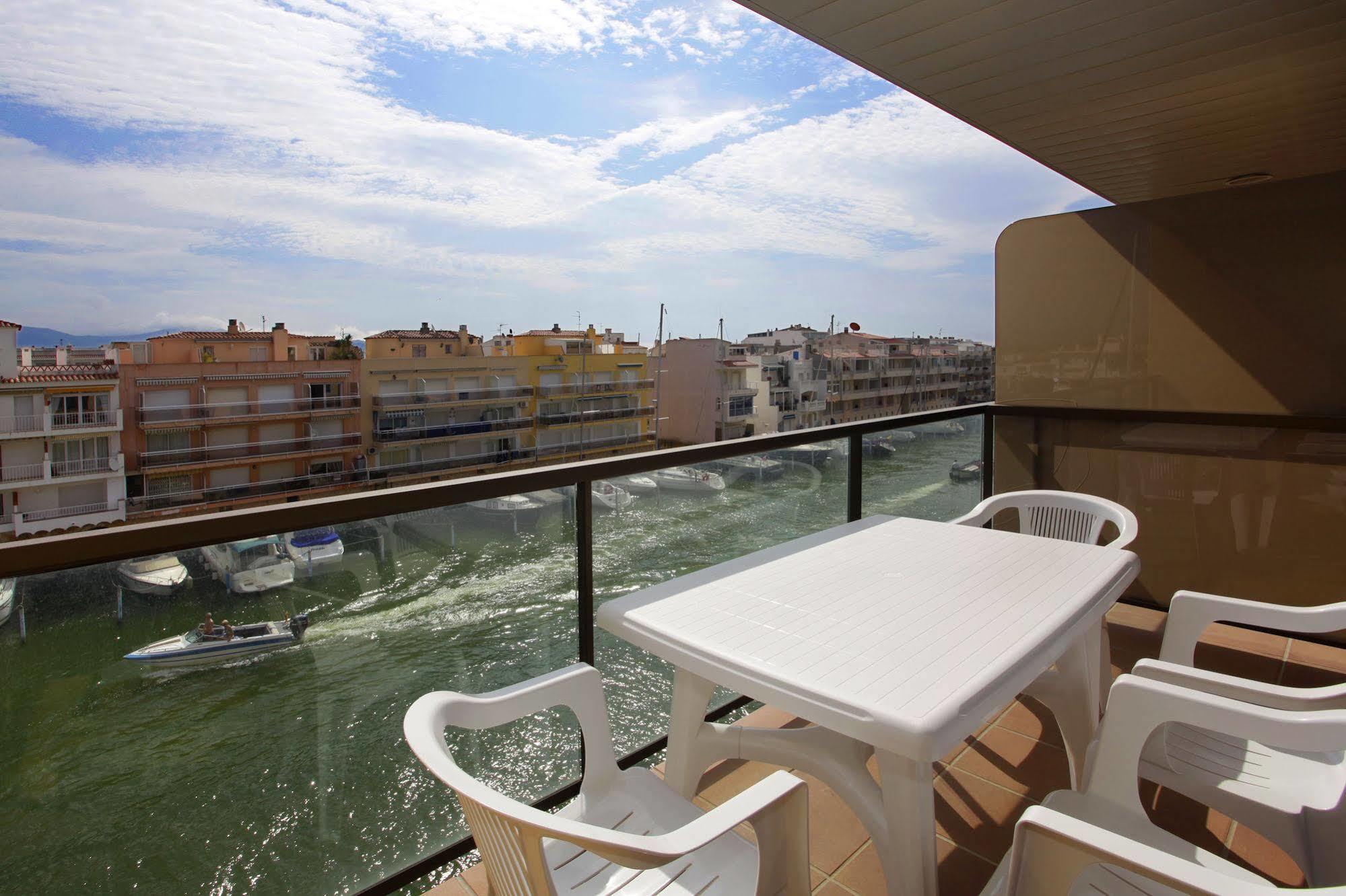 Pierre & Vacances Empuriabrava Εξωτερικό φωτογραφία