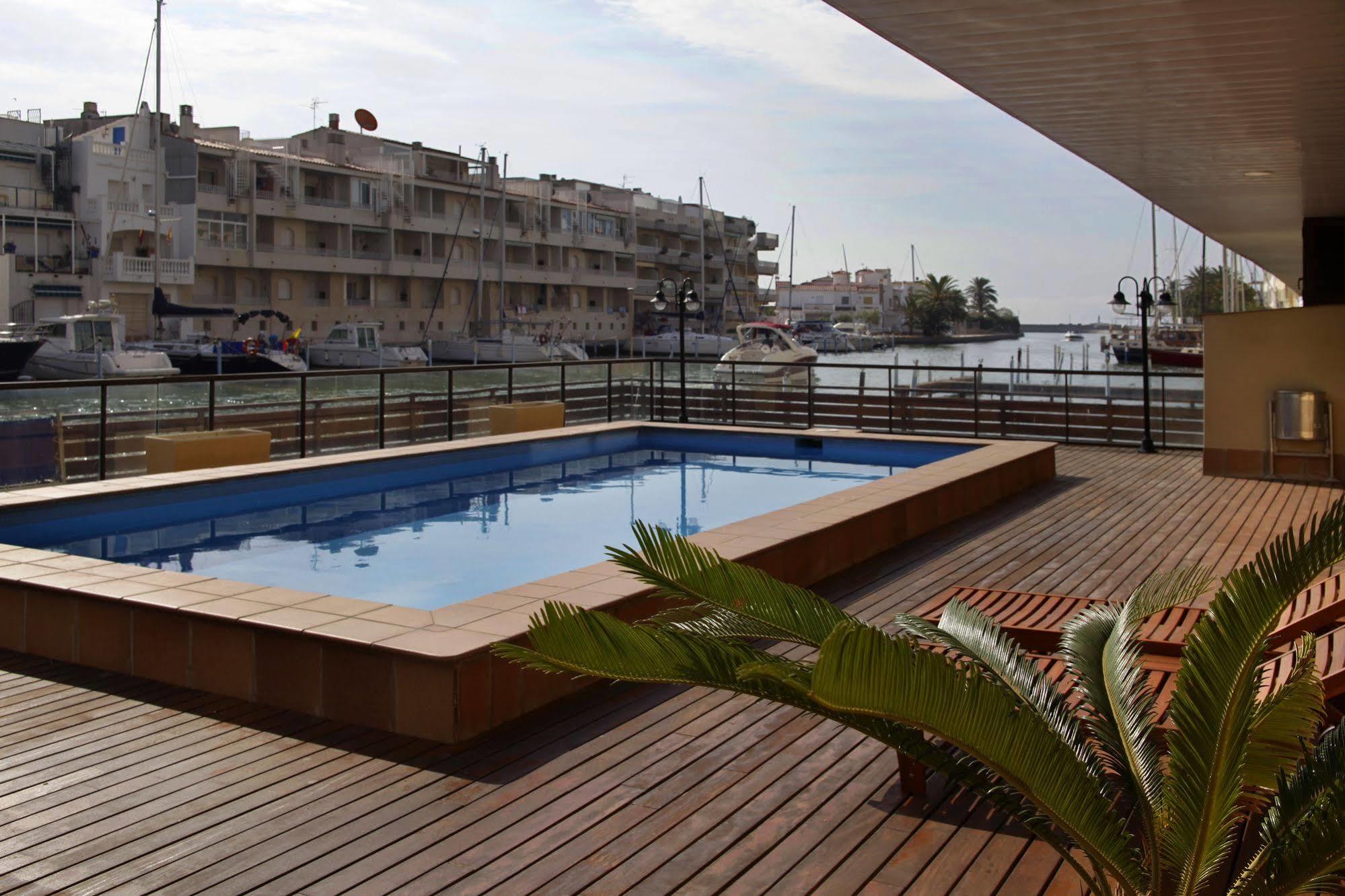 Pierre & Vacances Empuriabrava Εξωτερικό φωτογραφία